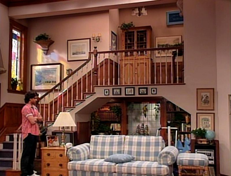 Picture Of Full House Living Room