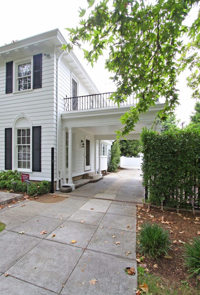 Exterior of house used in Father of the Bride and Guess Who movies