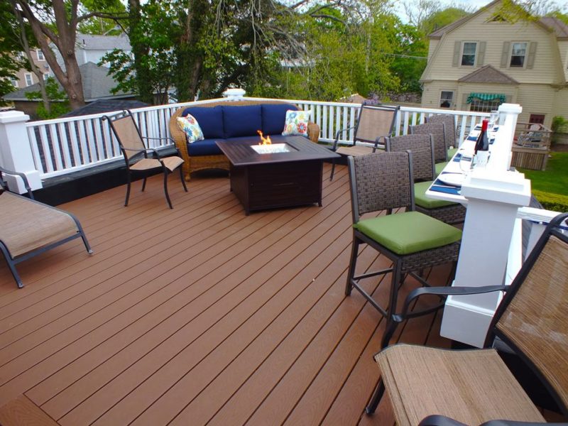 Upper deck with outdoor furniture and fire pit