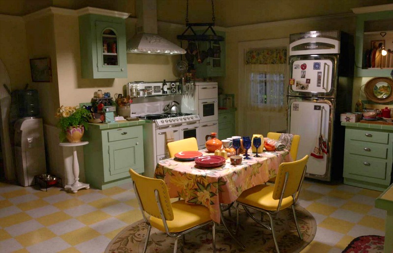 Lorelai\'s kitchen with green cabinets and yellow-checked floor