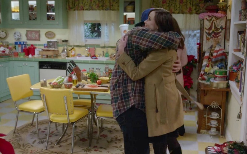 Luke and Rory hugging in the kitchen