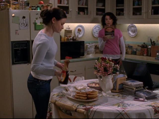 Rory and Lorelai in the kitchen