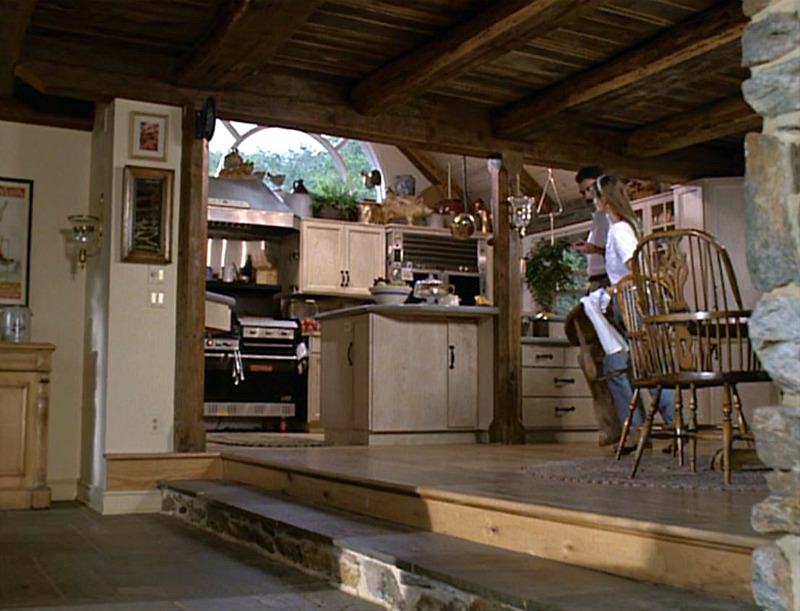 Looking into the kitchen of Tom Selleck\'s house in Her Alibi movie