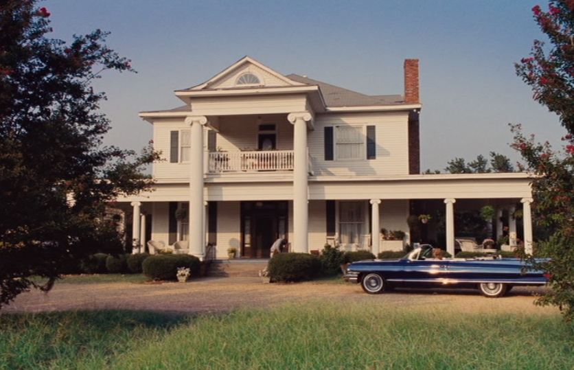 Skeeter's white house in The Help