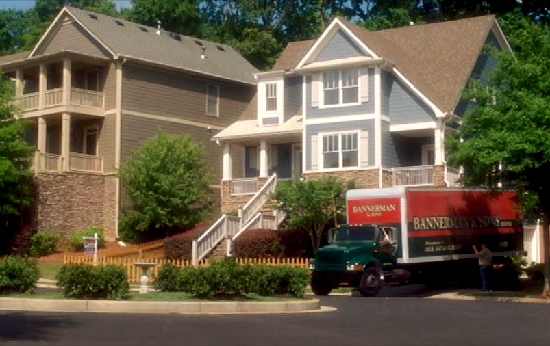 Keeping-Up-With-the-Joneses-filming-location moving truck