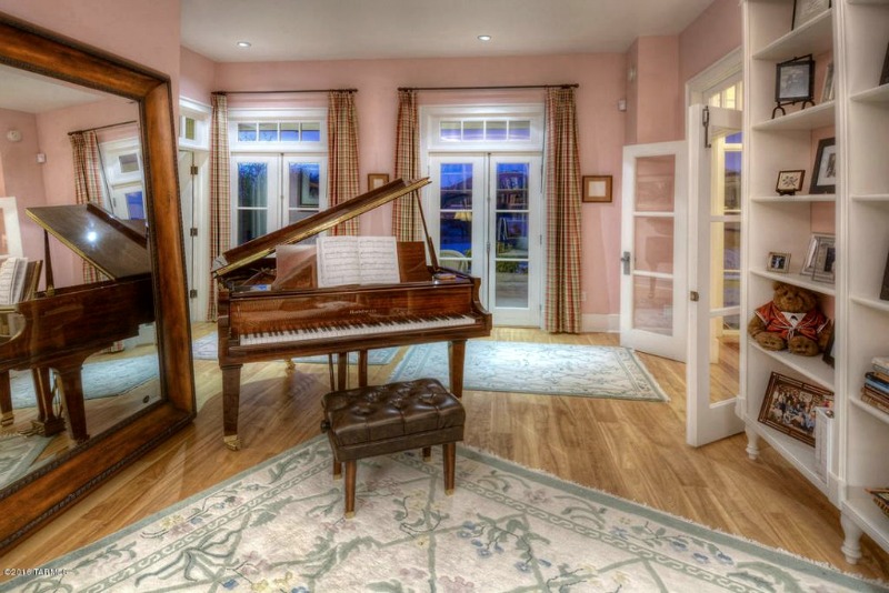 Grand piano in pink music room