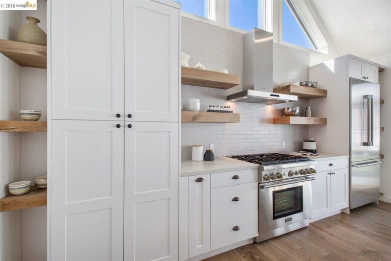 Oven range with stainless hood