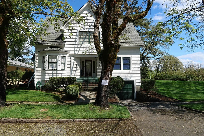 Bella Swan House Twilight Movie Airbnb Oregon 19 