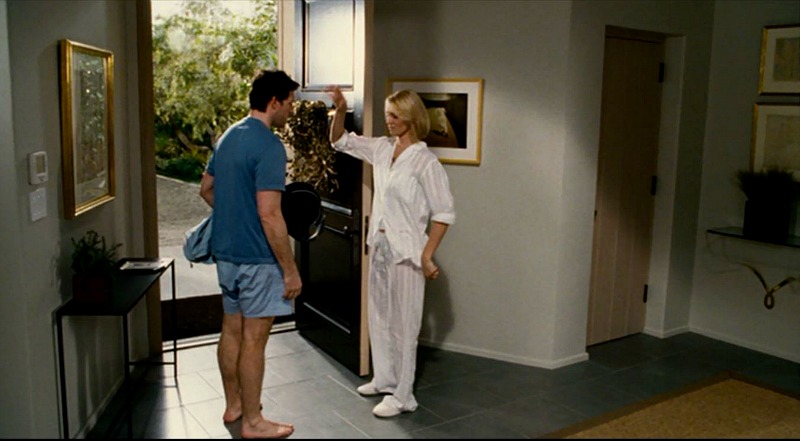 Screenshot of Cameron Diaz inside front door of Amanda\'s house in The Holiday movie