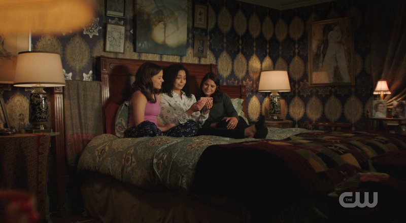 Charmed reboot CW house bedroom