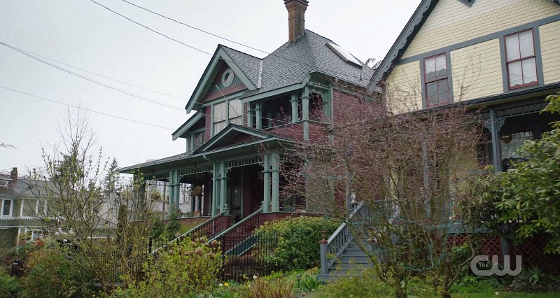 The House In The New Charmed Reboot May Look Familiar Hooked On Houses