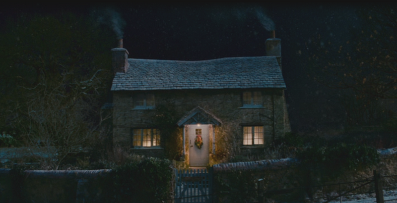 Iris's Rosehill Cottage Surrey The Holiday at night