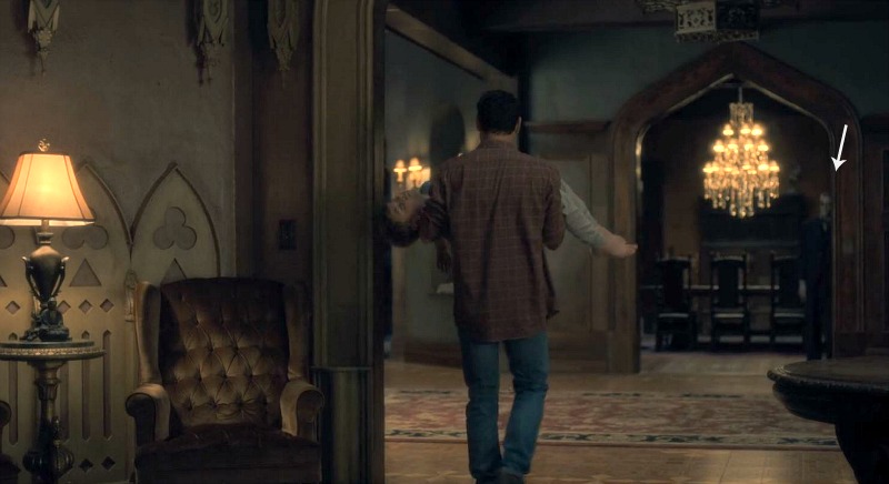 Netflix Haunting of Hill House screenshot - ghost sighting