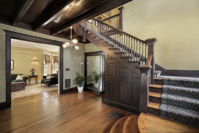 Entry hall and staircase in Victorian