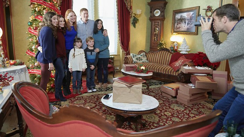 Christmas on Honeysuckle Lane Hallmark Movie Still