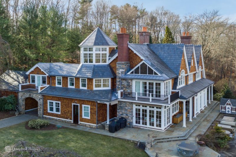 aerial view of Bruce Willis\'s shingle-style country house