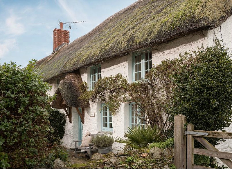 Under The Rose Cottage A 17th Century House To Rent In Cornwall