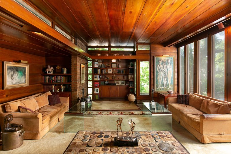 Built-in bookshelves in Frank Lloyd Wright Sondern-Adler House 