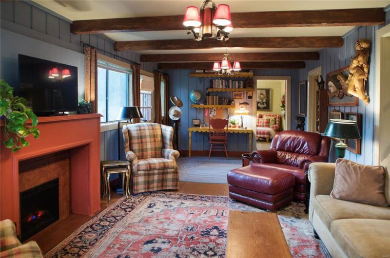 Cottage living room with two chairs and desk