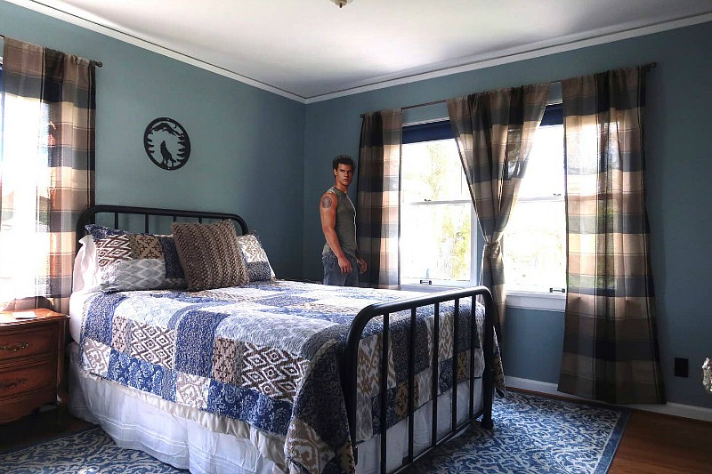 Jacob Black Room at Twilight Swan House