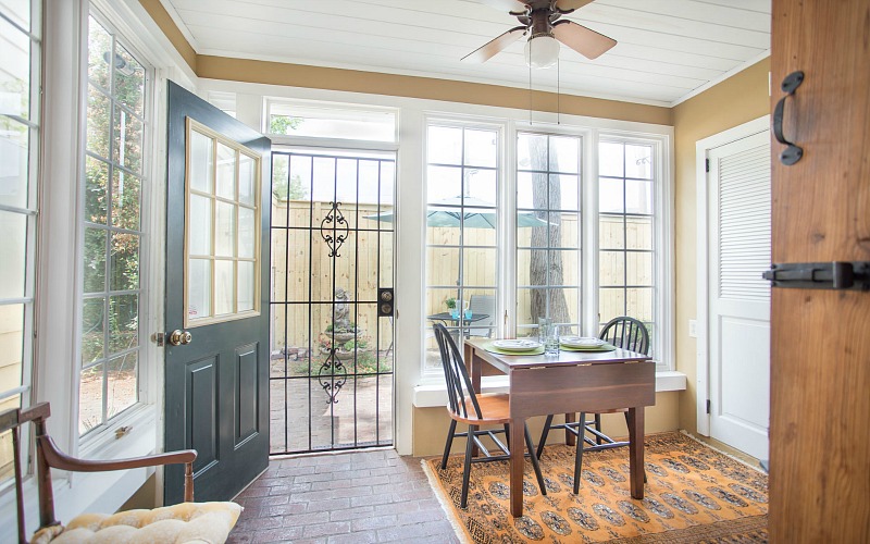 Eat-in kitchen with door to back patio