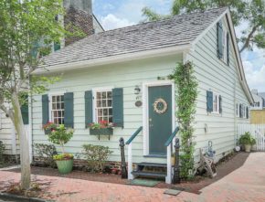 Freeman's Cottage Savannah GA Lucky Vacation Rental Feature