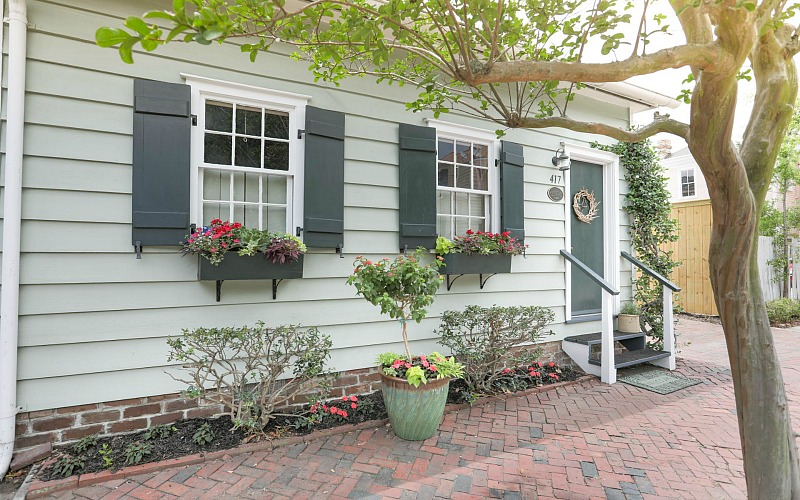 Freeman's Cottage Savannah brick sidewalk