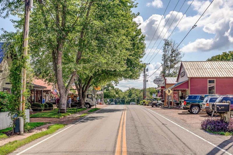 Road outside Sweeney Cottage in Franklin Tennessee