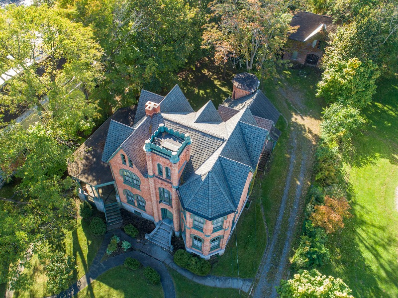 Aerial view of mansion in New York