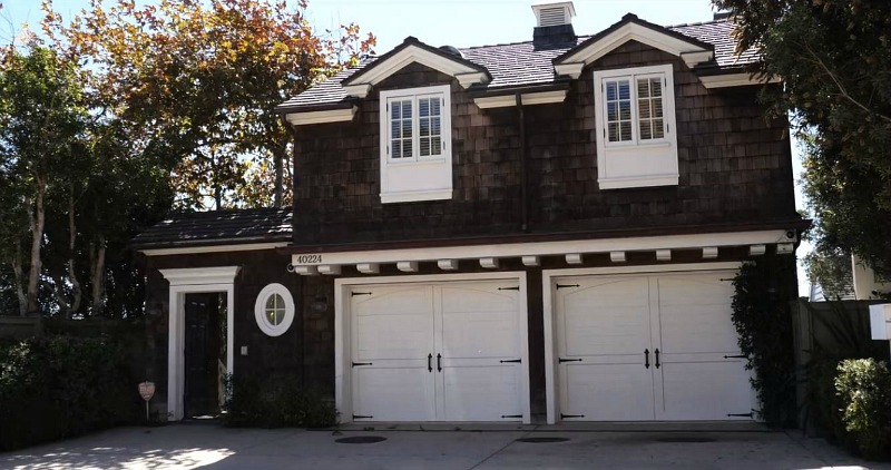 garage at Grace and Frankie's Beach House