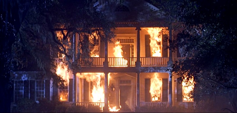 Aunt Charlotte's House on Fire in The Patriot Movie