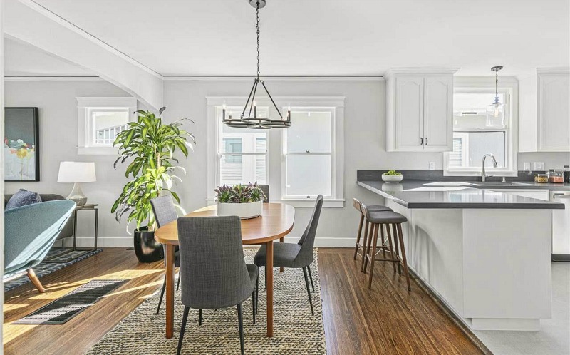 Bungalow dining room