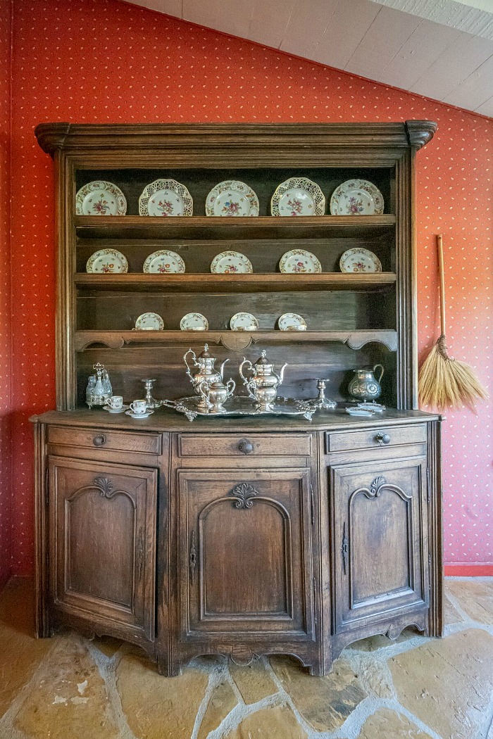 Dining Room Hutch Julien's Auctions Doris Day House