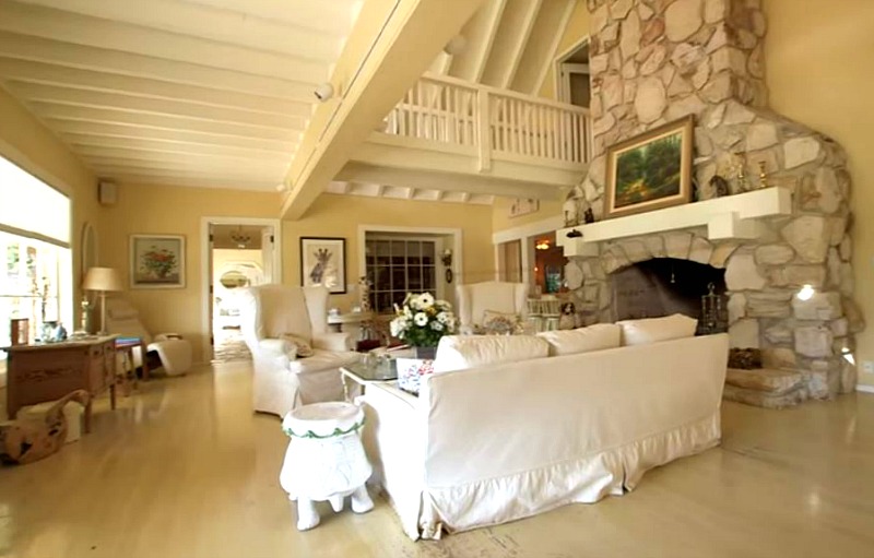 Inside Doris Day's Sunny Yellow House in Carmel - Hooked on Houses