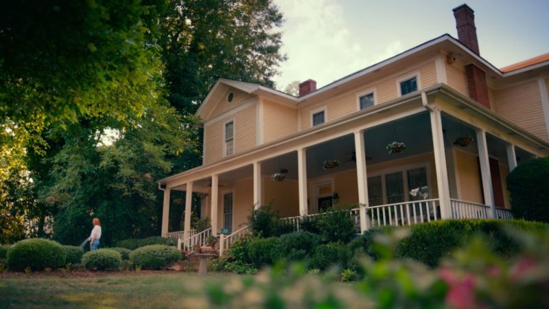 Sweet Magnolias The Houses In The Small Southern Town Of Serenity Hooked On Houses