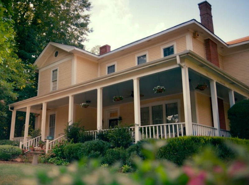 Sweet Magnolias star JoAnna Garcia Swisher's idyllic lakeside home in  Georgia revealed