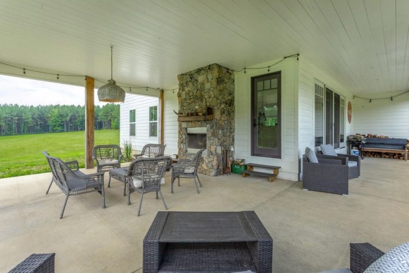 covered farmhouse patio