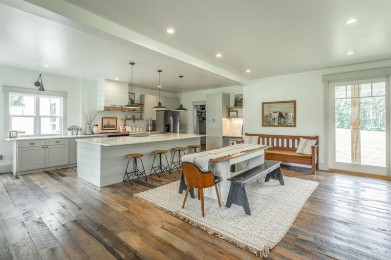 kitchen and dining area in modern farmhouse