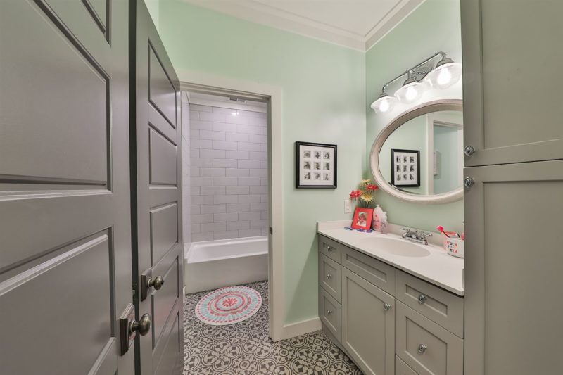 farmhouse bathroom