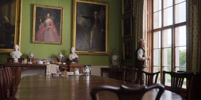 Cary Elwes in Castle dining room