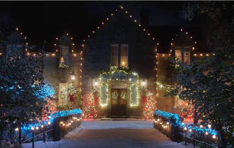 Castle Inn exterior with Christmas lights