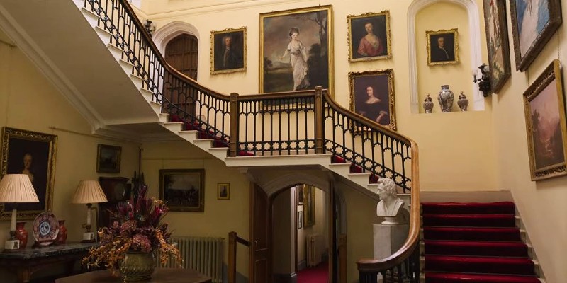 Dun Dunbar Entry hall staircase