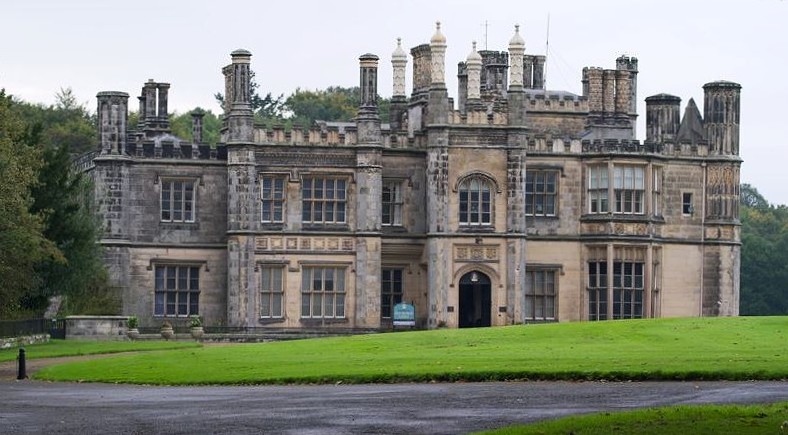 front exterior of castle Dun Dunbar